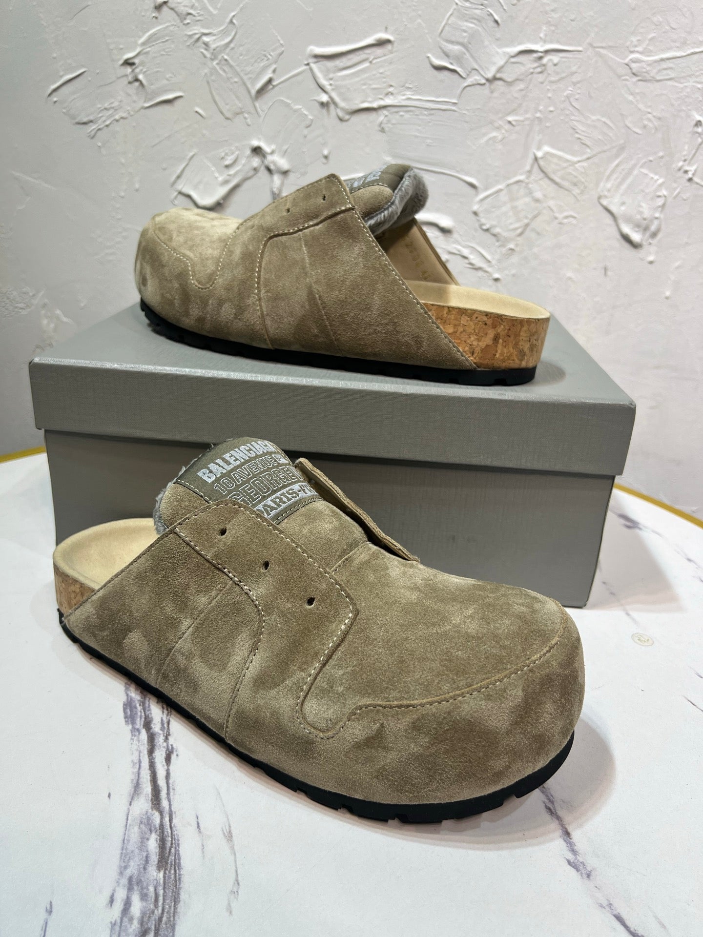 빙셀러 / 발렌시아가 26FW 신상 DUMBO 남성 뮬 슈즈