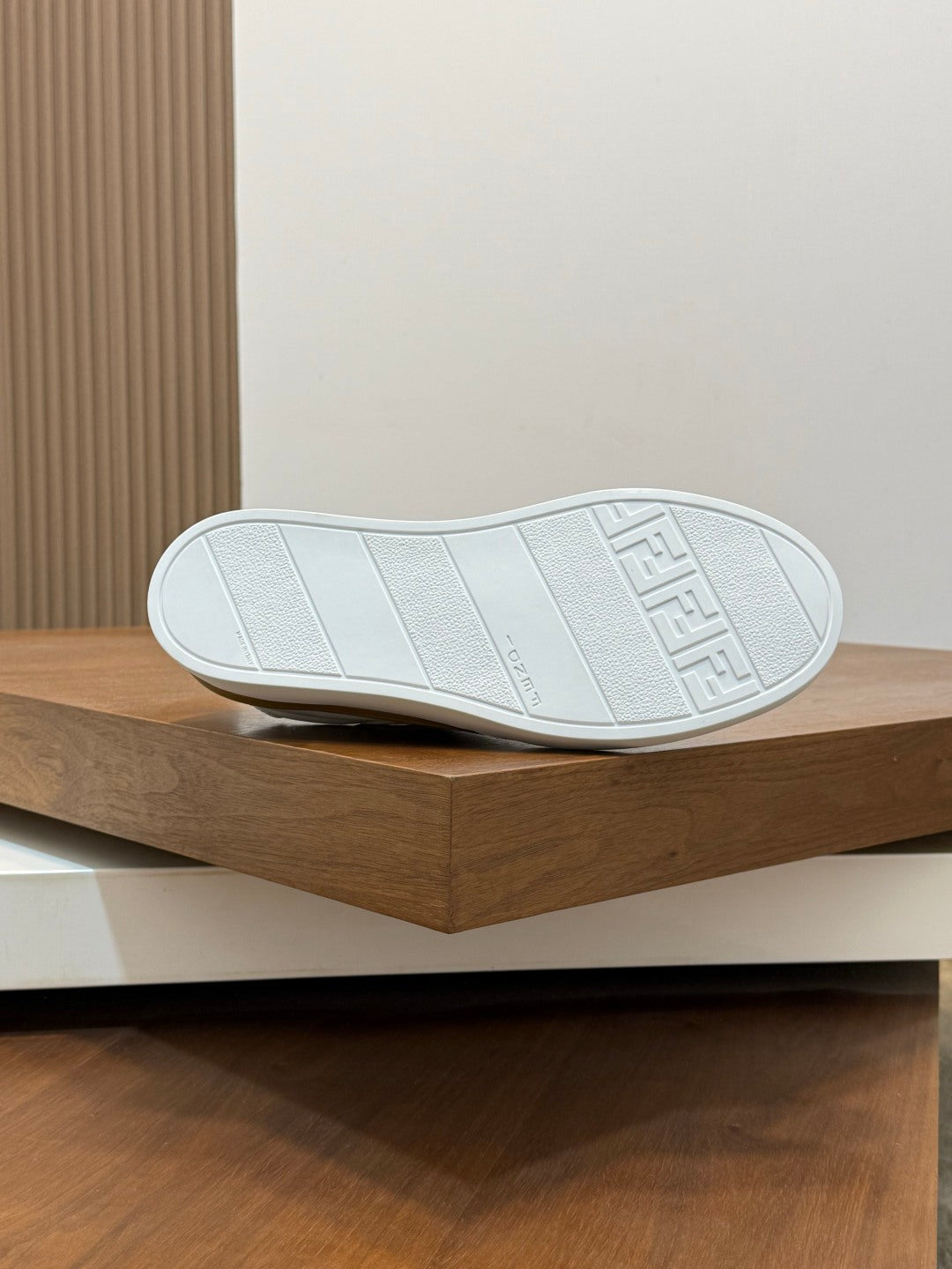 빙셀러 / 펜디 남성 슬립온 캐주얼 슈즈