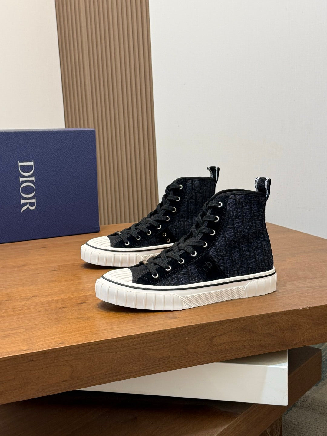 빙셀러 / 디올 남성하이탑 스니커즈