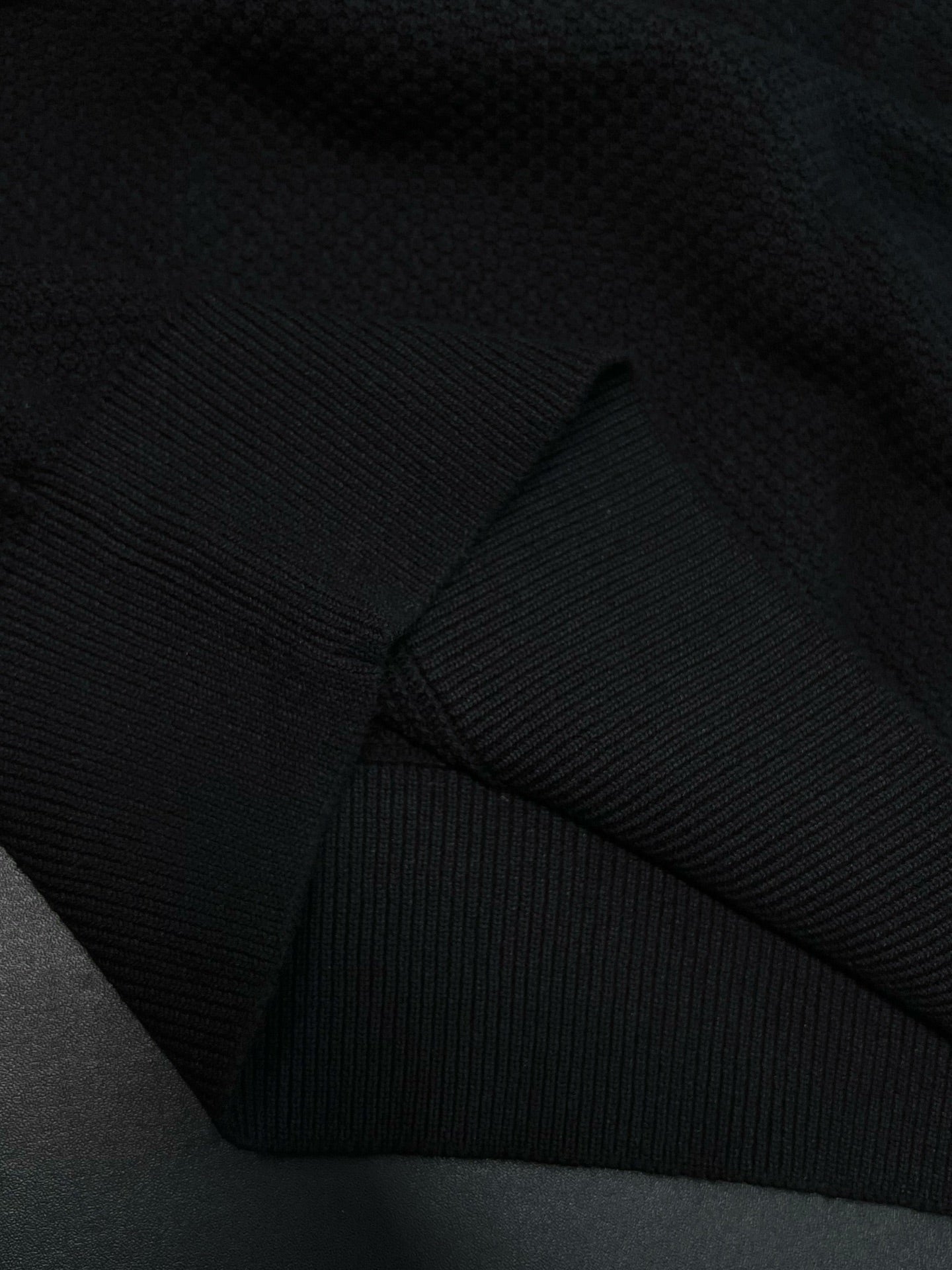 V공장 / 몽클레어 맨투맨